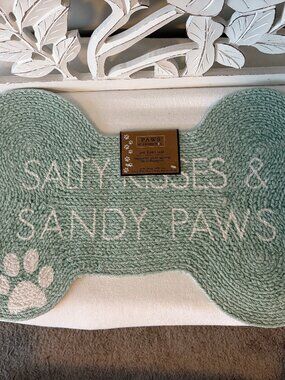 NWT - Paws of Distinction Dog Pet Bowl Mat
